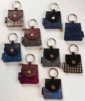 Tweed handbag keyring x 10